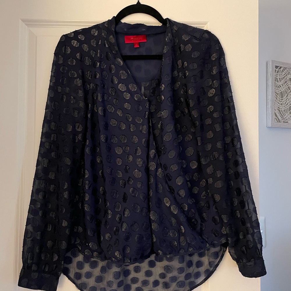 JENNIFER LOPEZ SIZE M BLUE POLKA DOT BLOUSE